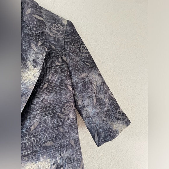 Elizabeth & James Gray Acid Wash Tie Dye Brocade Half Sleeve Blaze - Picture 5 of 9